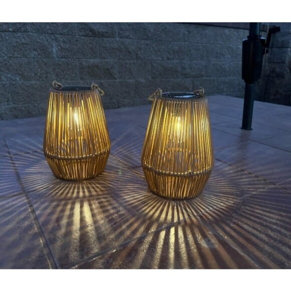 2 Pack Solar Lanterns, Solar Lanterns Outdoor Waterproof Solar Lights - Picture 2 of 4